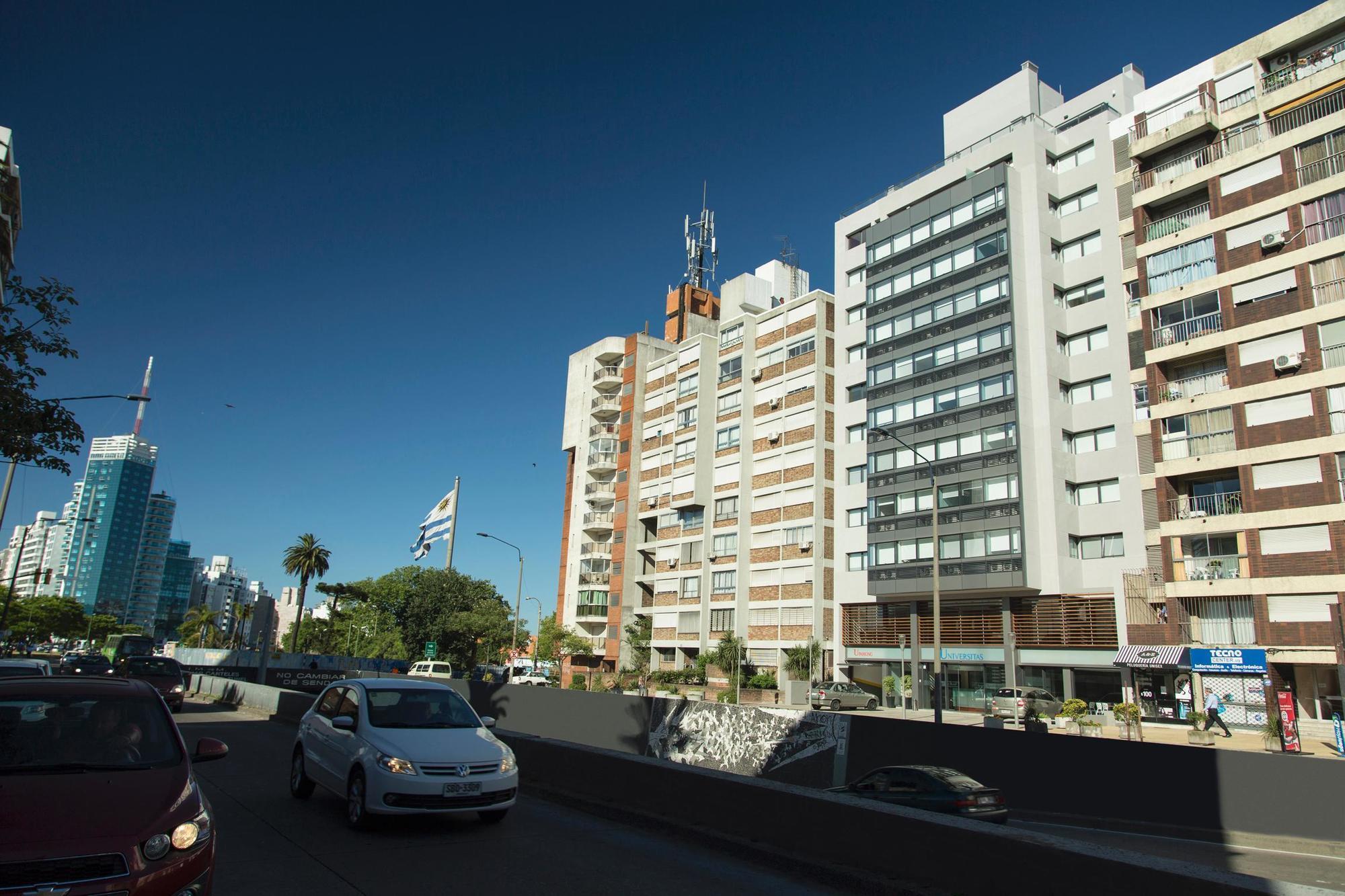 Mercosur Universitas Montevideo Esterno foto